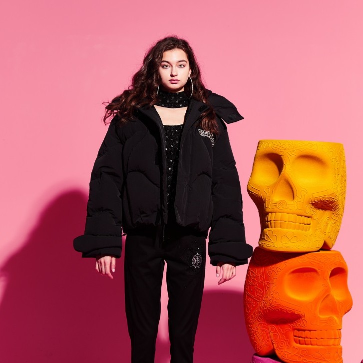 TCH服饰店-潮牌2025秋新款简约设计休闲百搭连帽羽绒服T69D198072