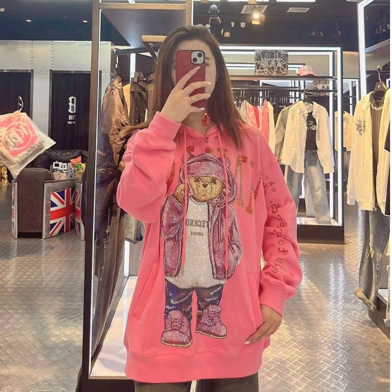 TCH服饰店播-立体小熊烫重工连帽粉色套头卫衣T69C126017