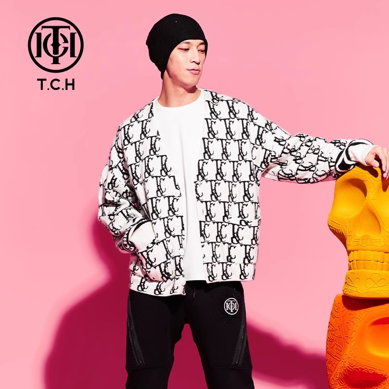 TCH服饰店播-黑白配色保暖针织开衫外套T69D438022