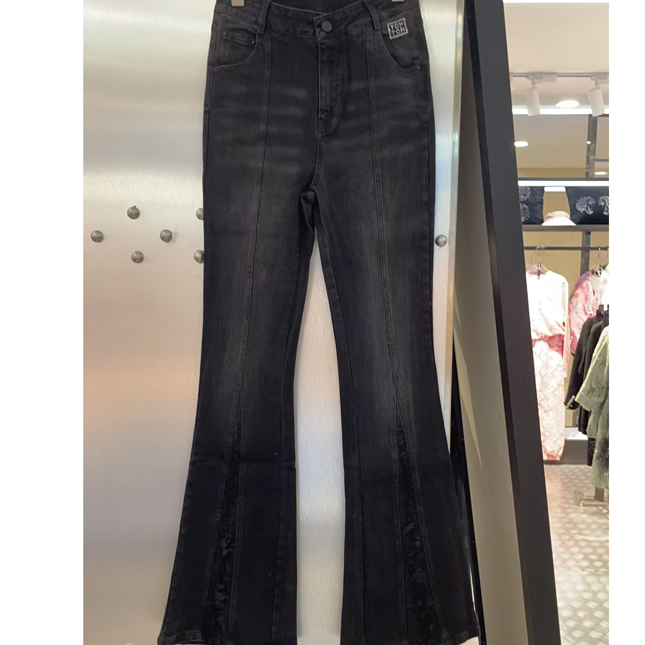 TCH服饰店播-黑牛仔复古显身材牛仔裤女S72B208056