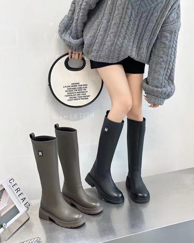 《爱尚》不加绒长筒靴子皮质大象灰黑色一脚蹬