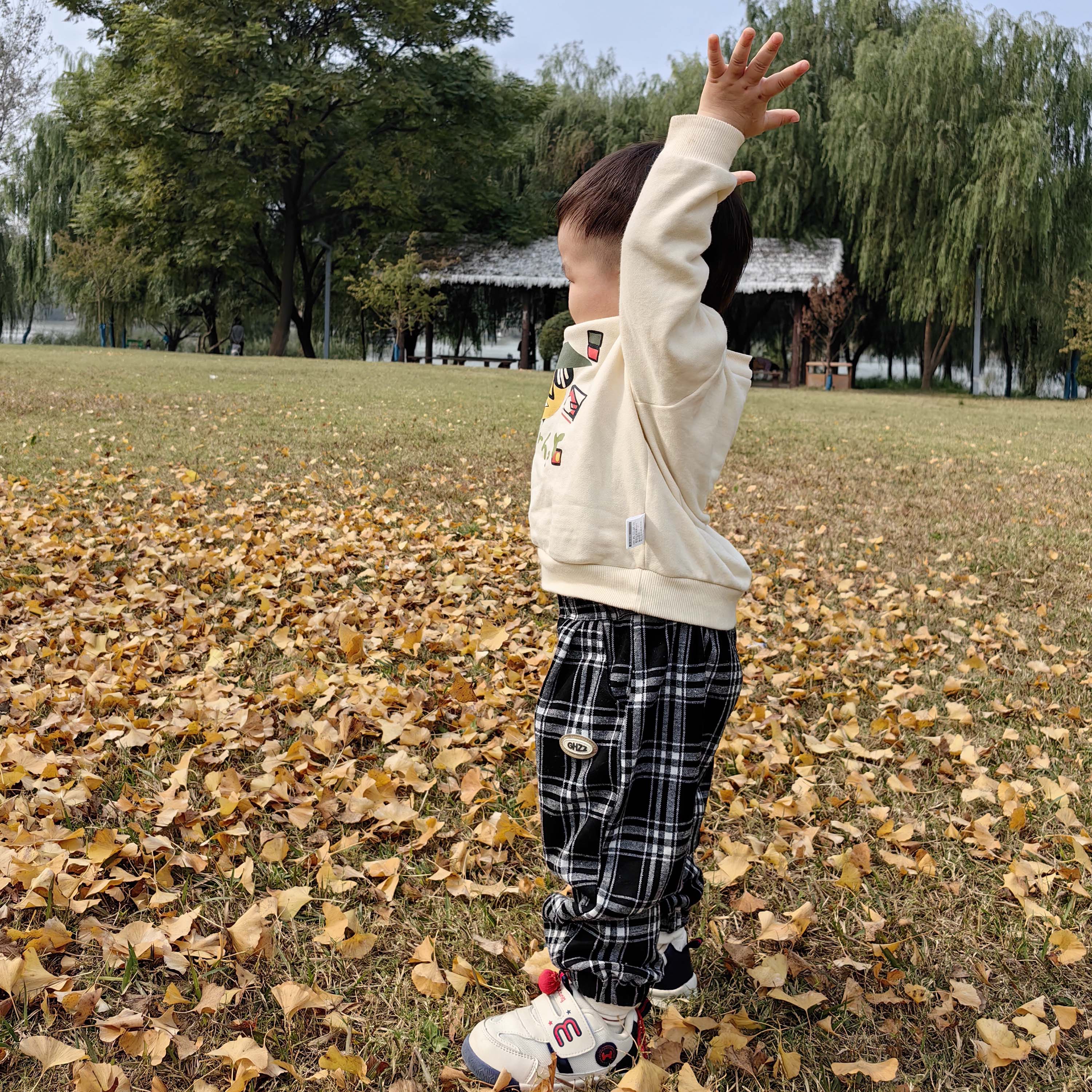 宝宝童装好看帅气