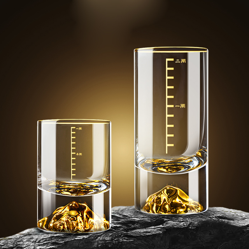 高档金箔白酒杯大号带刻度二两杯一两创意中式烈酒杯一口杯啤酒杯