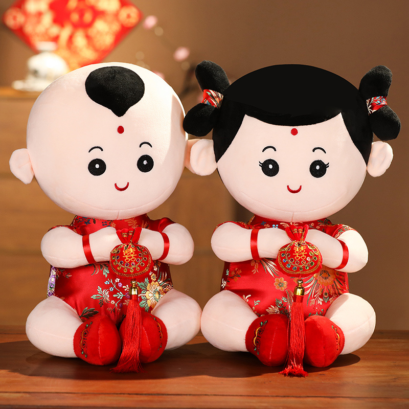 压床娃娃结婚一对金童玉女红色喜庆婚庆可爱婚房布置松弛感设计