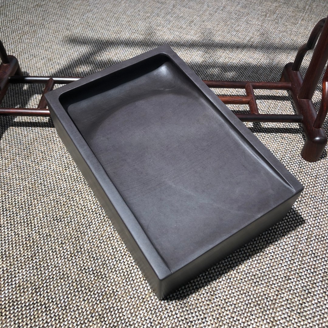 <<实用淌池砚>> 端砚 斧柯东 15*10.3*4.5 (cm)