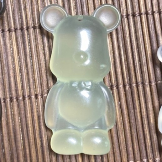 暴力熊岫玉，四大名玉，花玉，岫岩玉，珠宝玉器，美玉，巧雕