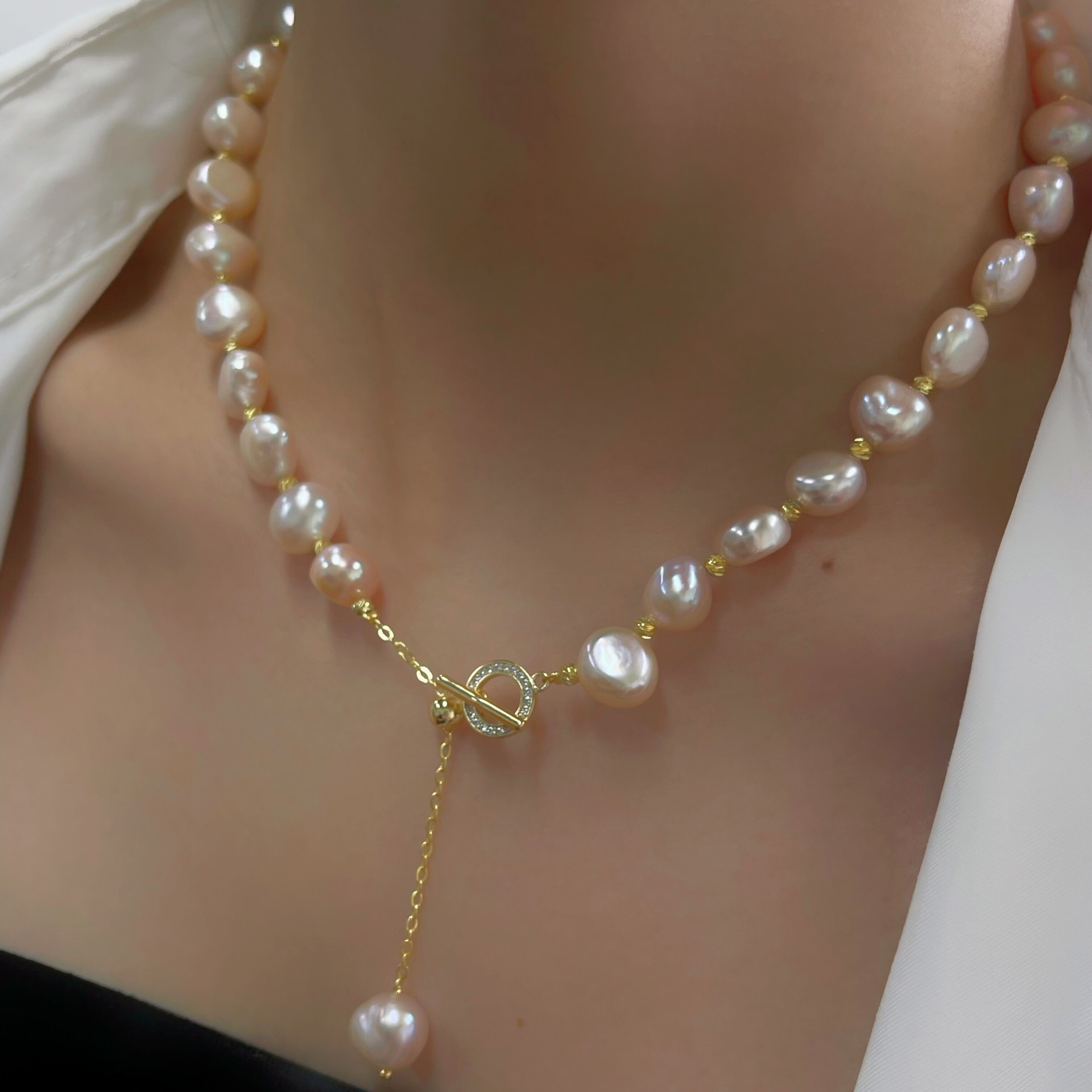 铜合金项链 香槟粉异形巴洛克项链女夏锁骨链轻奢高级颈链锁骨链