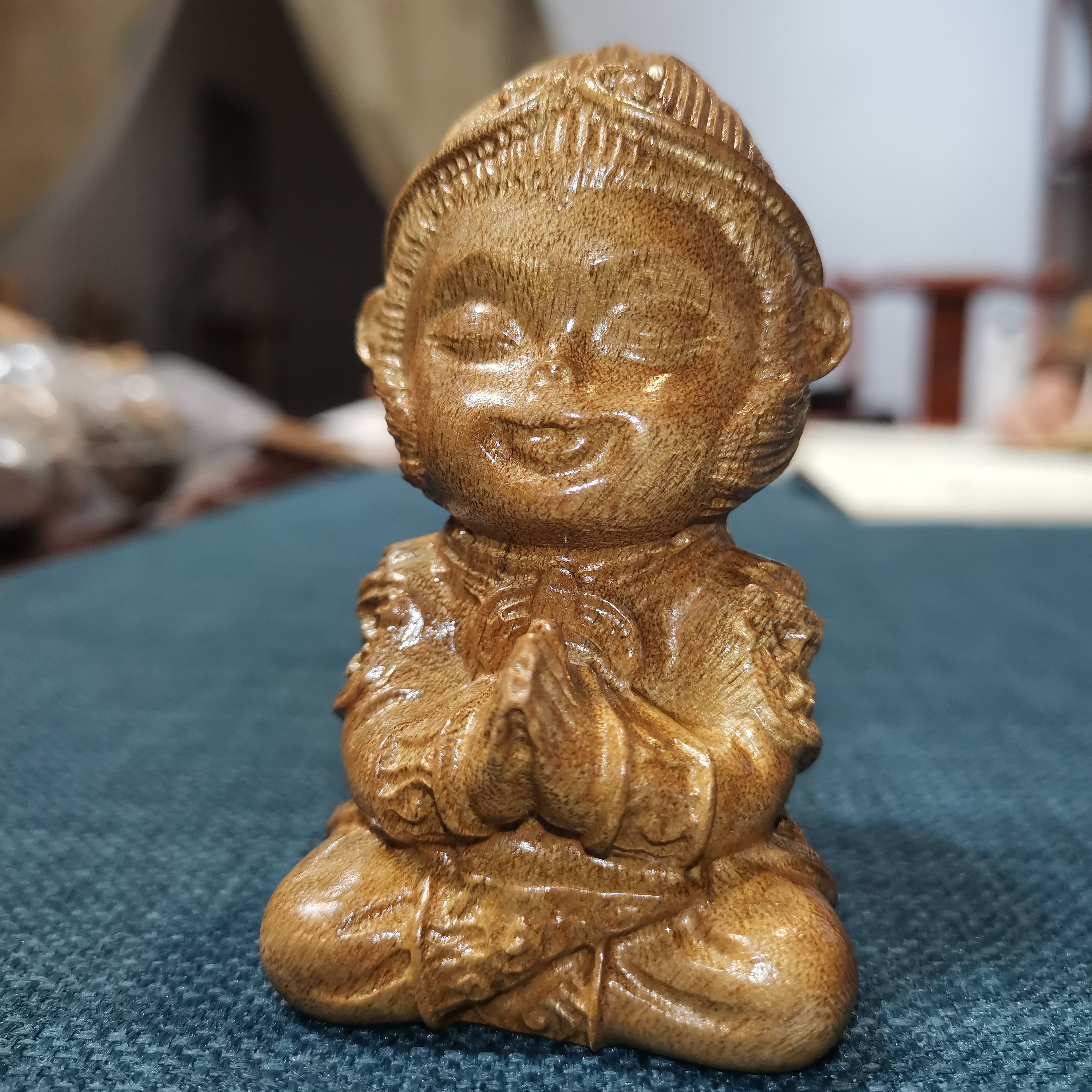 金丝楠木木雕《悟空》