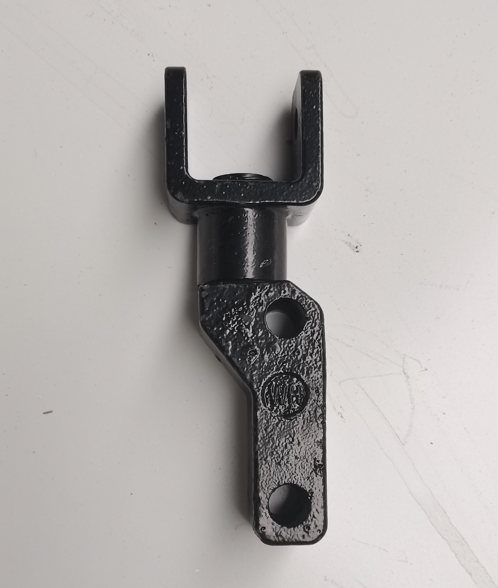 三一重工c6c8搅拌车渣土车配件前桥减震器固定支架钢板减震器支架