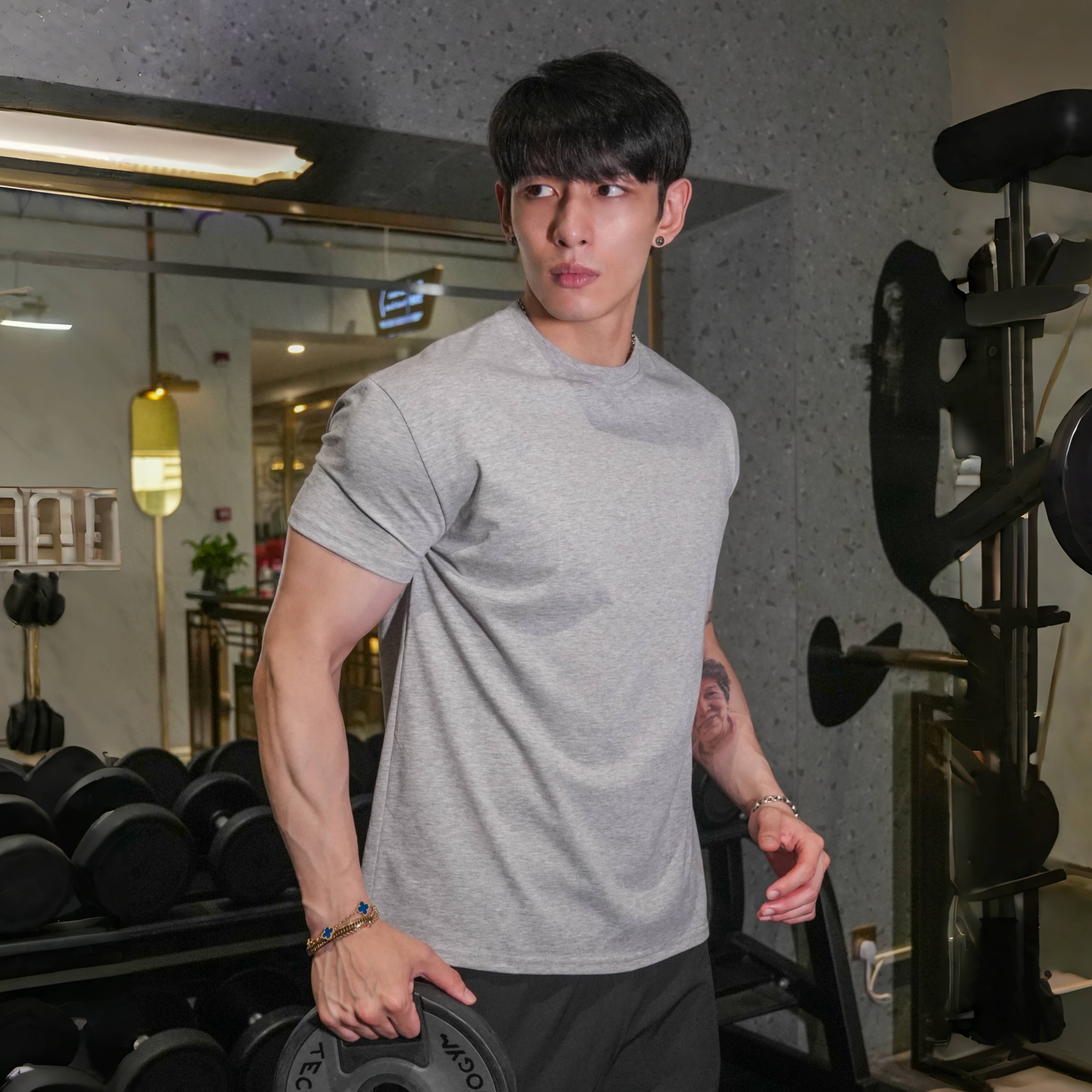 夏季运动休闲健身t恤收袖口显臂围纯色圆领短袖男t恤男生穿搭