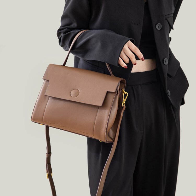 AIYI/艾一AIYI/新款女包韩版通勤大容量包小众单肩斜挎包（8056）