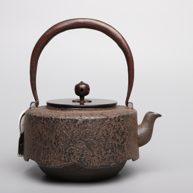 容量约1300毫升 日本京都松寿堂造肩卫尾垂铁壶 原装进口铸铁壶