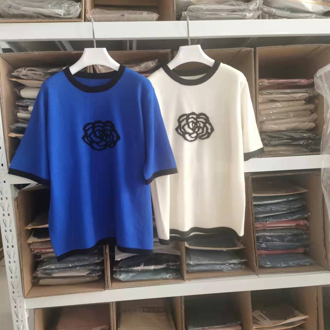 经典山茶花女款五分袖羊绒衫