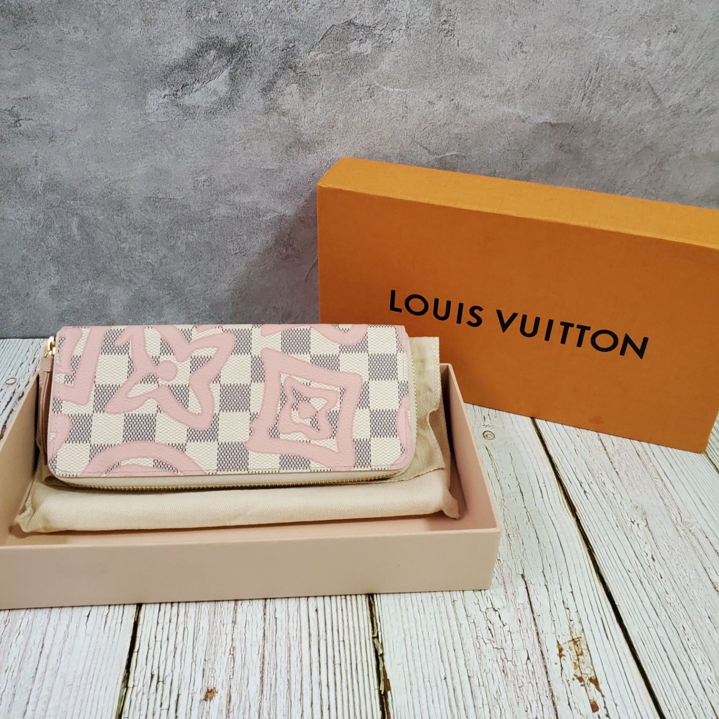 99新  lv大溪地钱包绝版未使用品