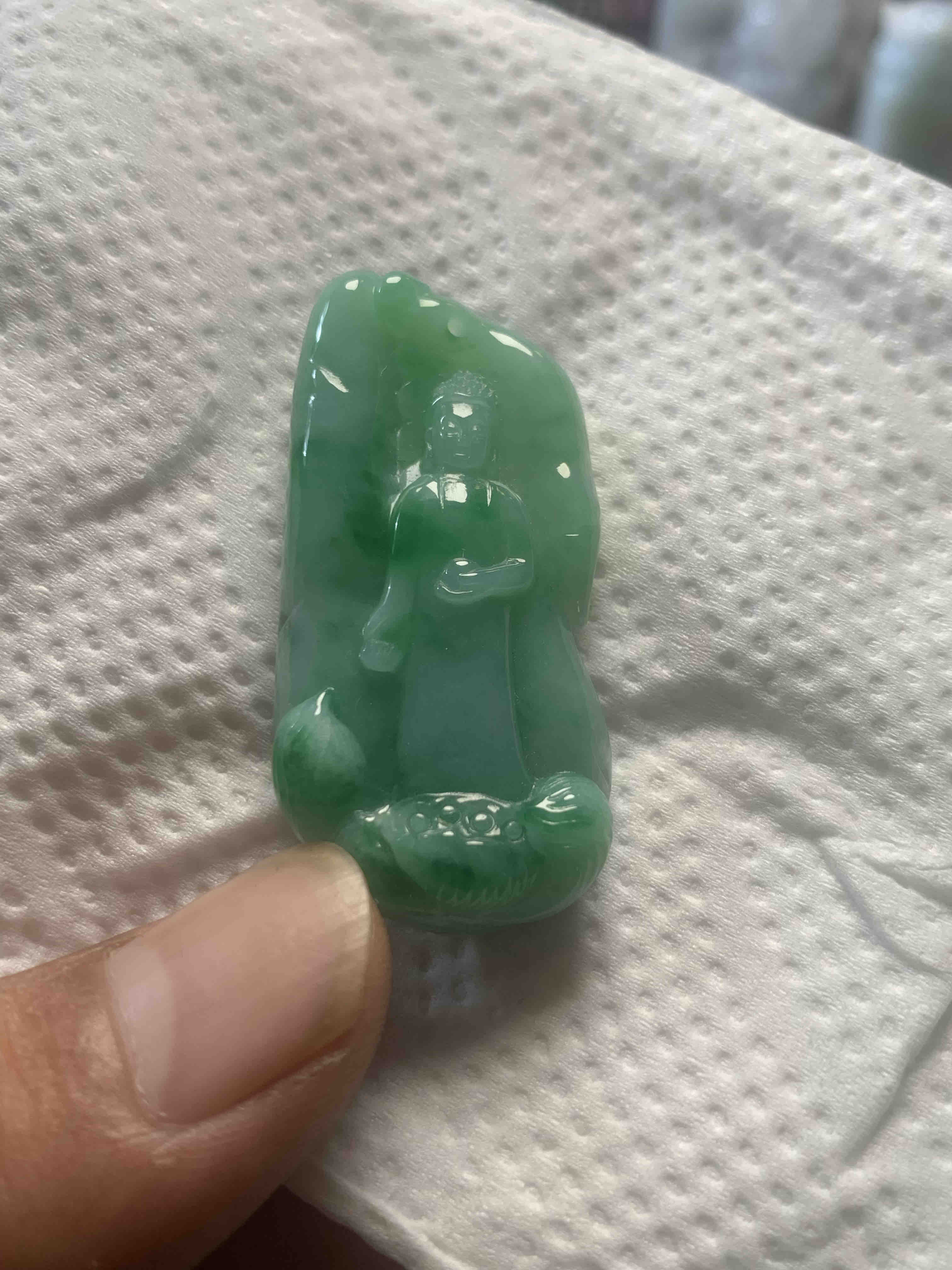 缅甸天然Ａ货翡翠 果阳绿老坑种翡翠观音佛牌吊坠咨询主播