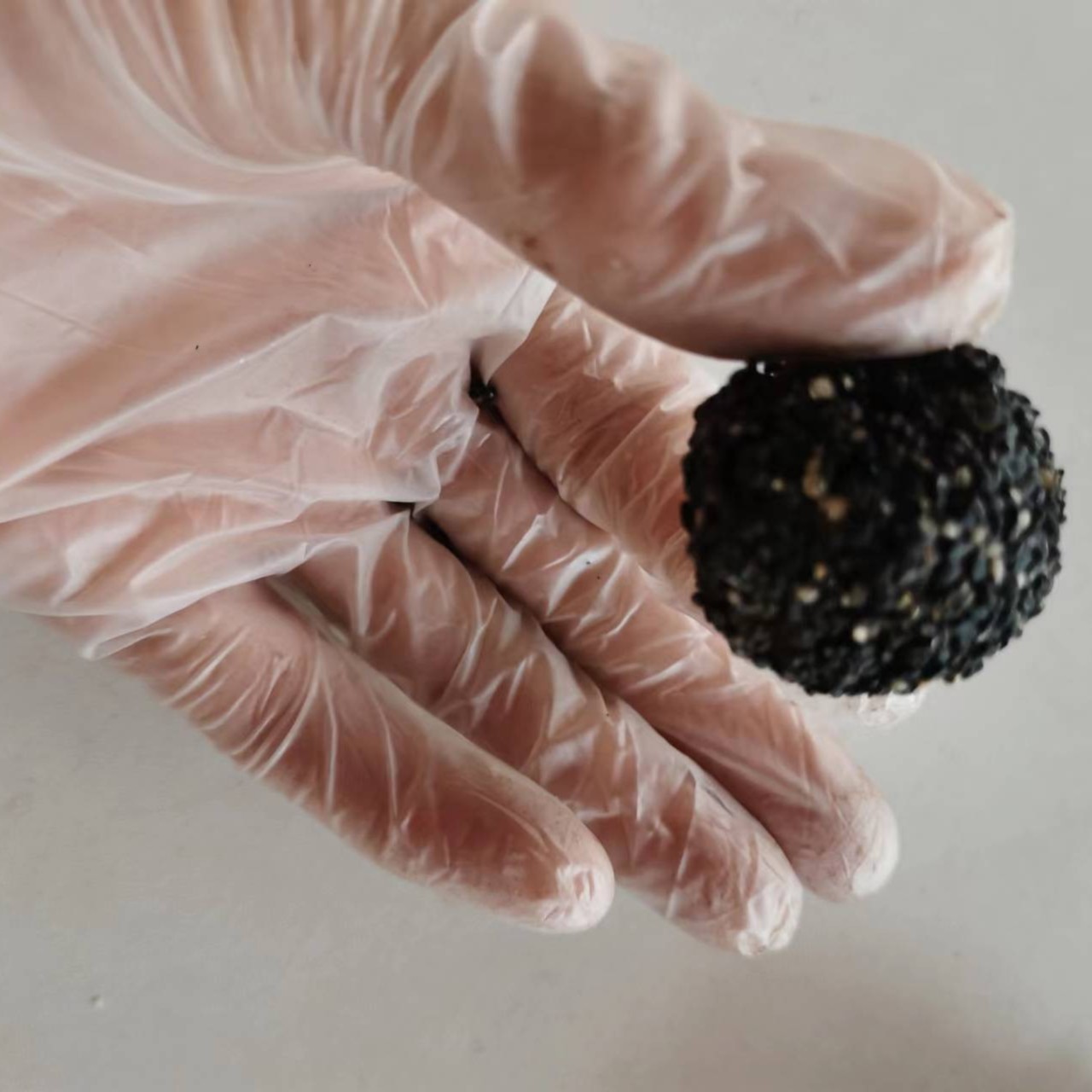 新疆爆浆黑芝麻丸