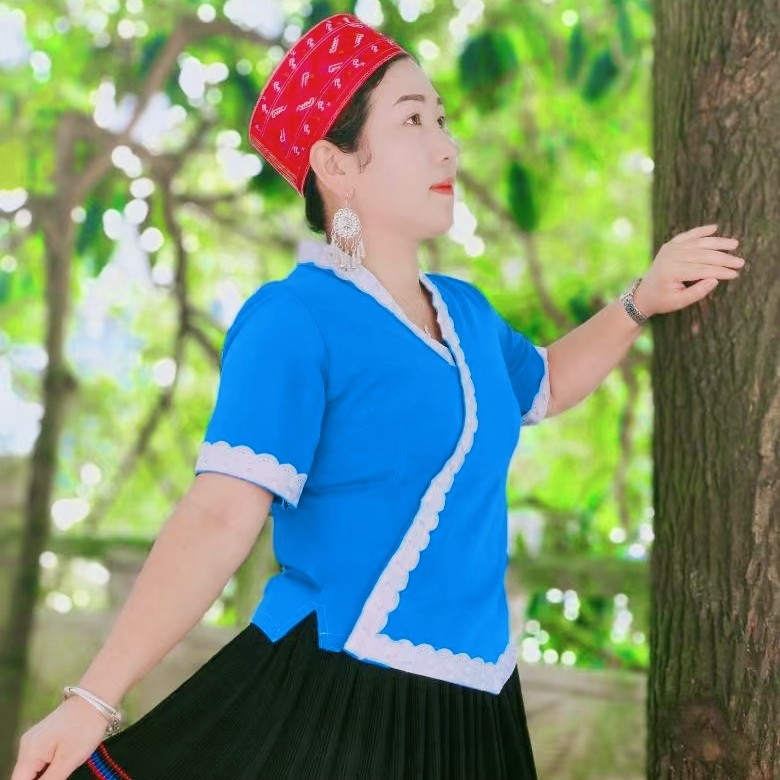 贵州凯里苗族女装蓝色上衣