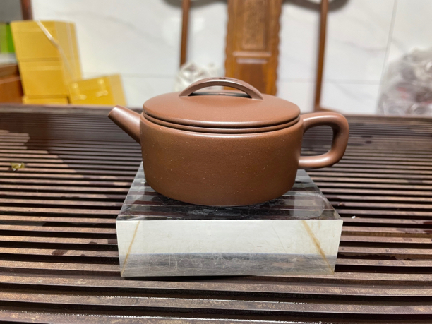 宜兴纯手工制作紫泥汉瓦壶