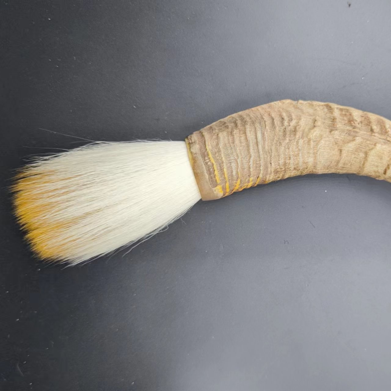 〖羊角兼毫毛笔〗狼羊兼毫   出锋9.5cm   口径4.0  笔杆长度18cm
