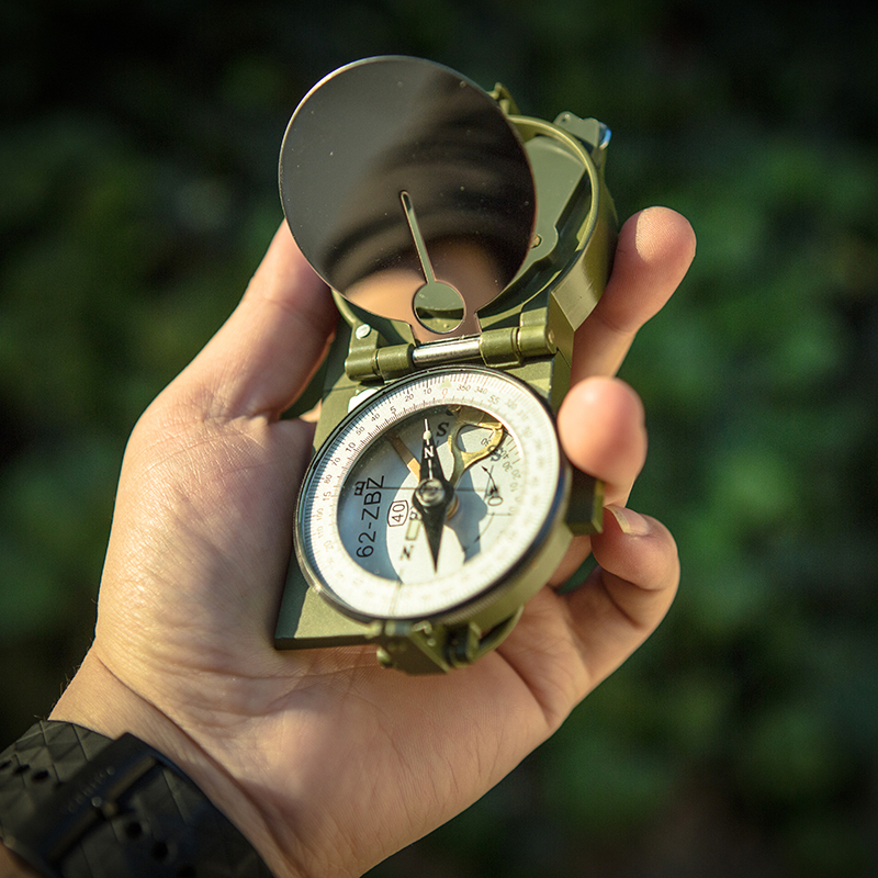 62式指北针罗盘仪高精度户外指南针车载多功能定向越野测距导航