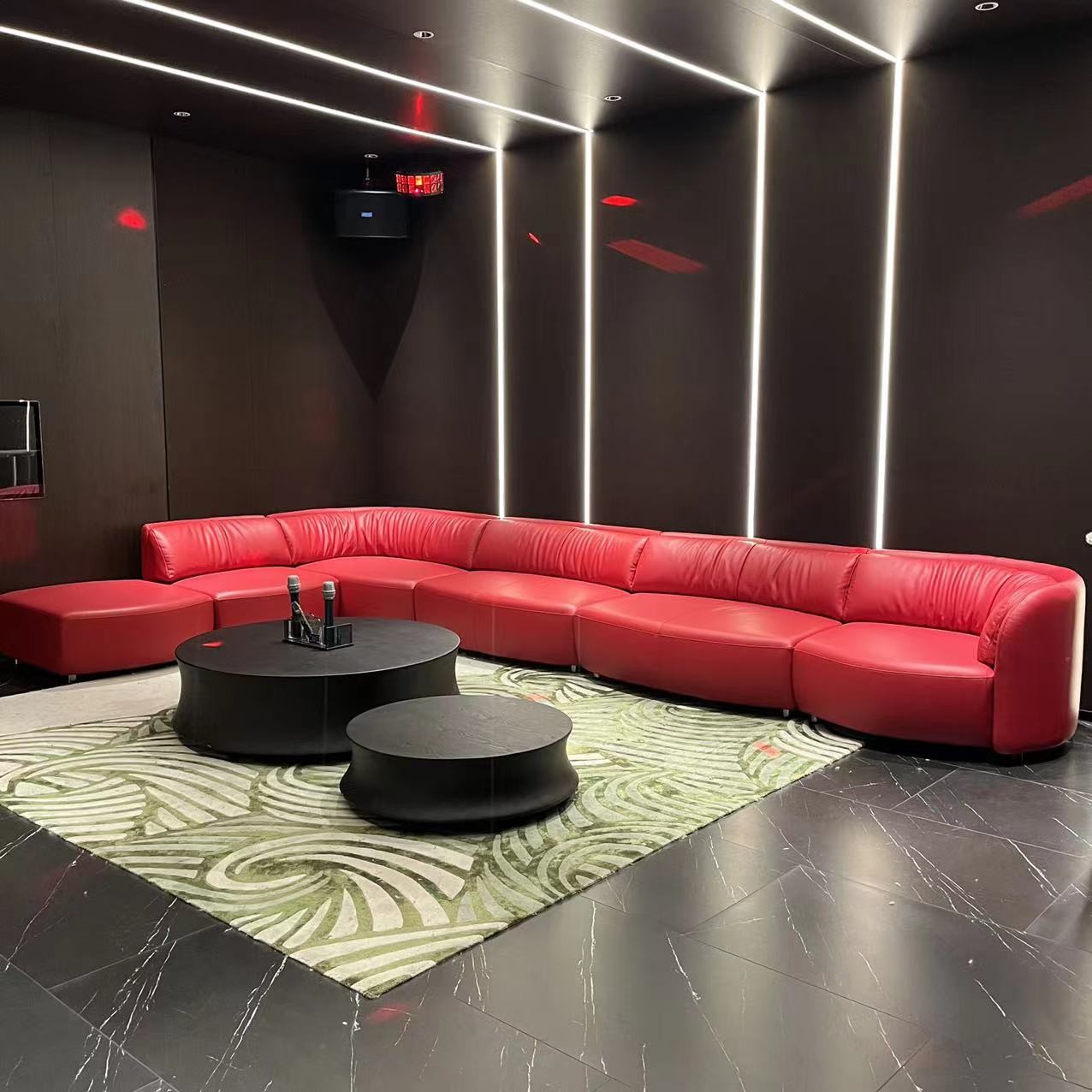 意式极简现代休闲L型KTV，家庭音影室波浪沙发头层牛皮艺术工艺