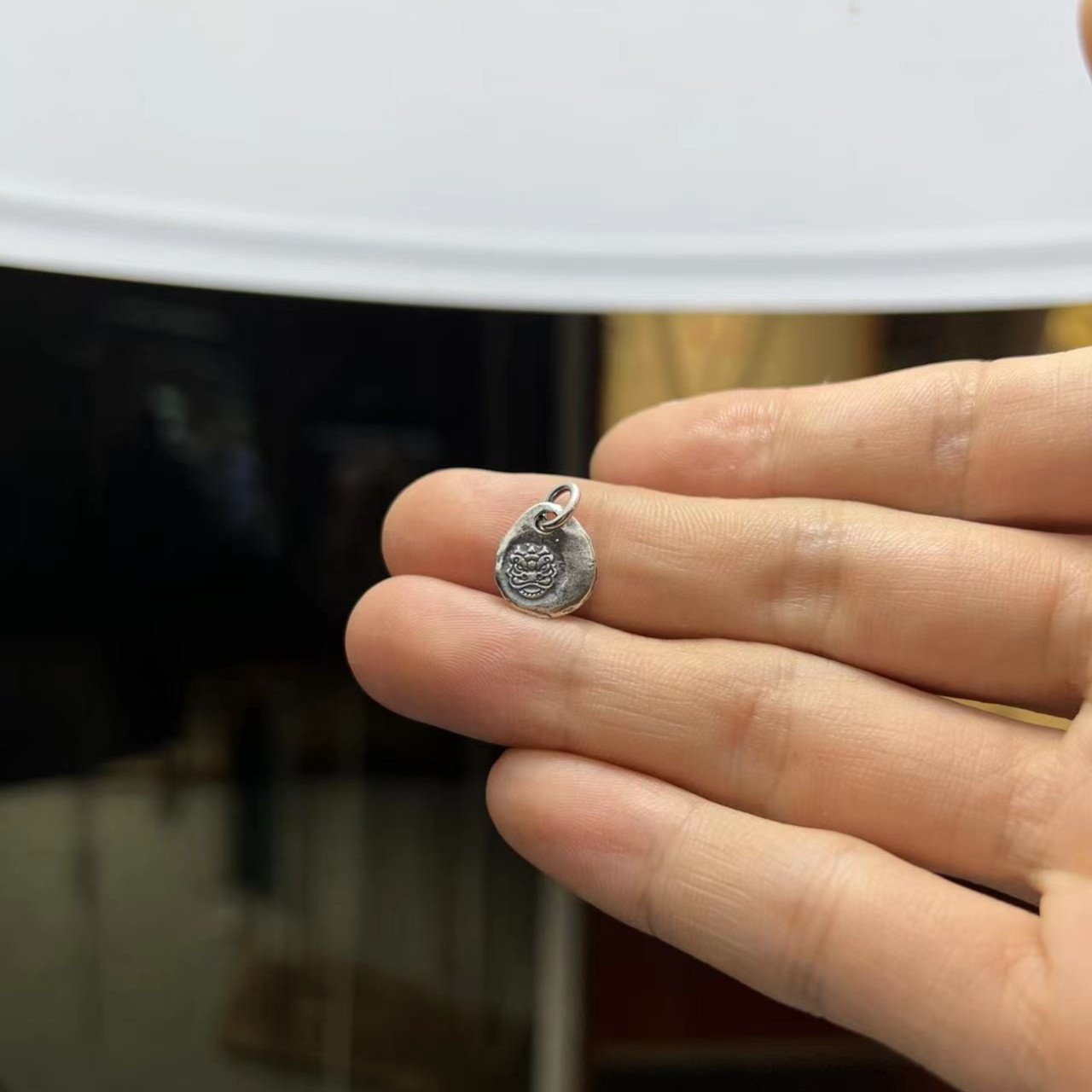 925银银制品 S925银小吊坠，醒狮吊坠，可做侧挂，小吊坠