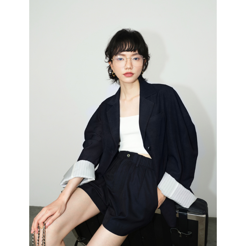 开间/时髦尖子生 法国提花亚麻廓肩香蕉袖防晒西服套装设计师