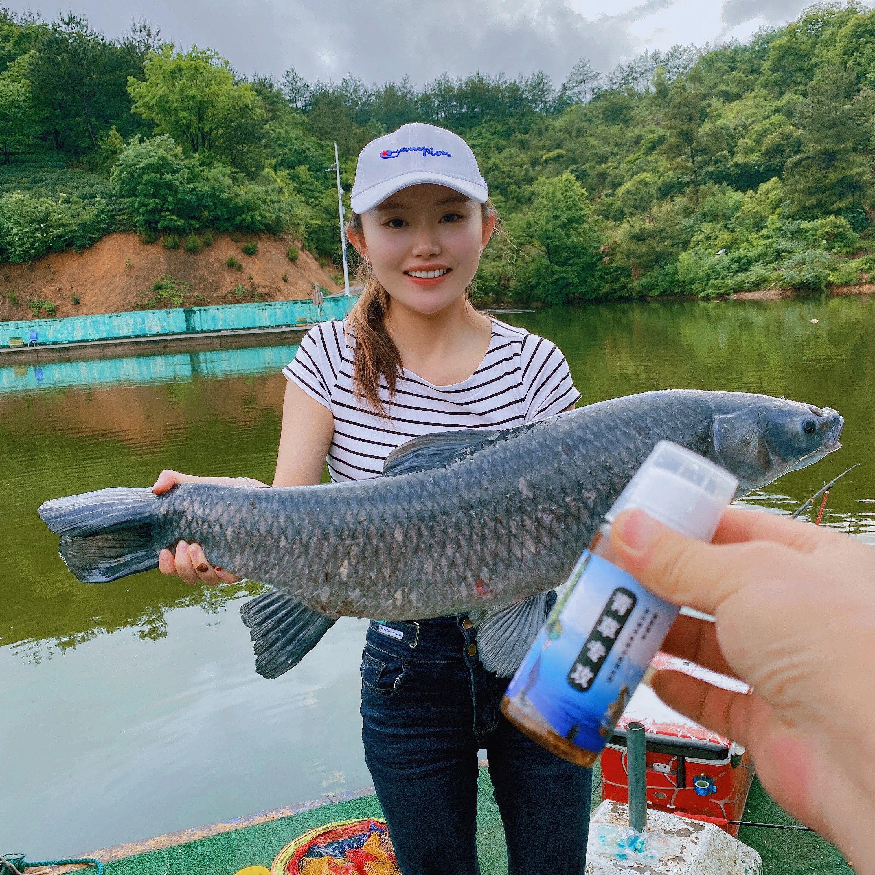 【喷一喷】大物添加剂青草专攻针对黑坑滑口鱼降低警觉性