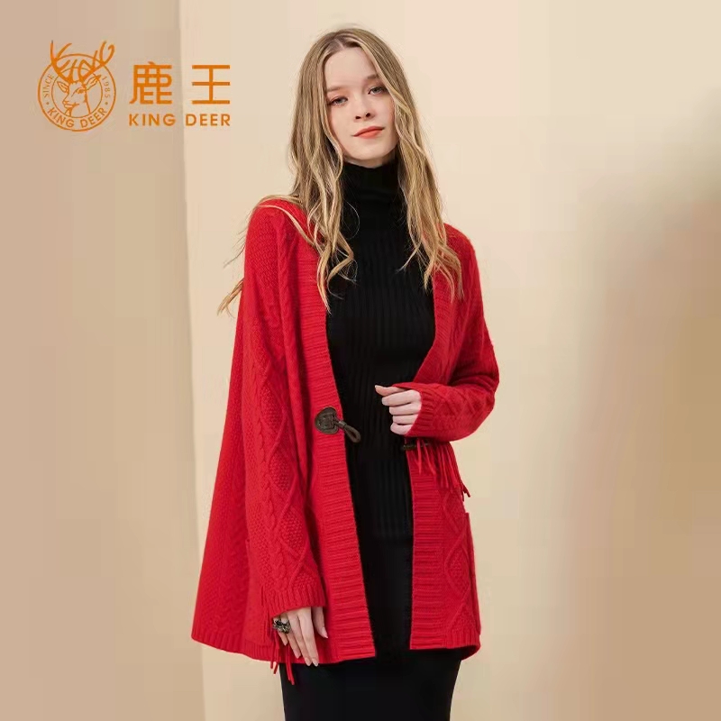 鹿王女士山羊绒开衫冬季新品时尚扭花宽松纯色厚款保暖休闲外套穿