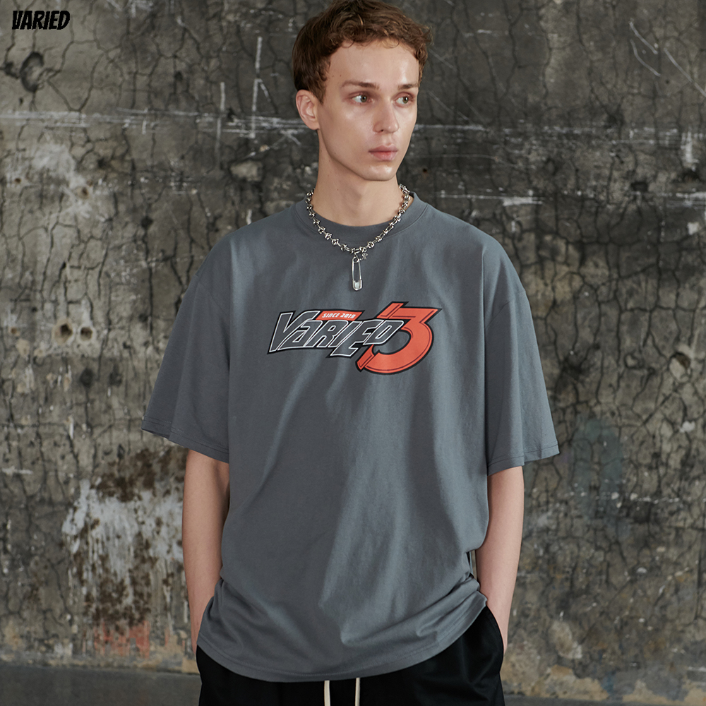 【3折】UARIED 三周年限定变形字体印花灰色宽松落肩短袖