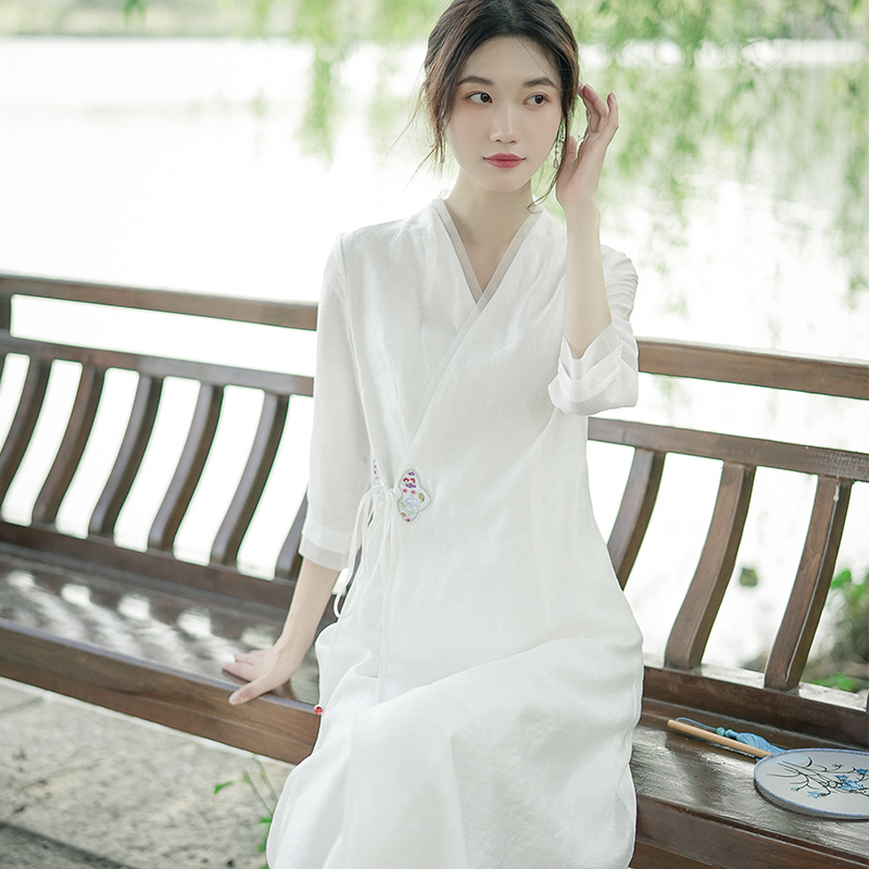 中国风改良汉服仙气汉元素交领修身长裙白色茶服古风新中式连衣裙