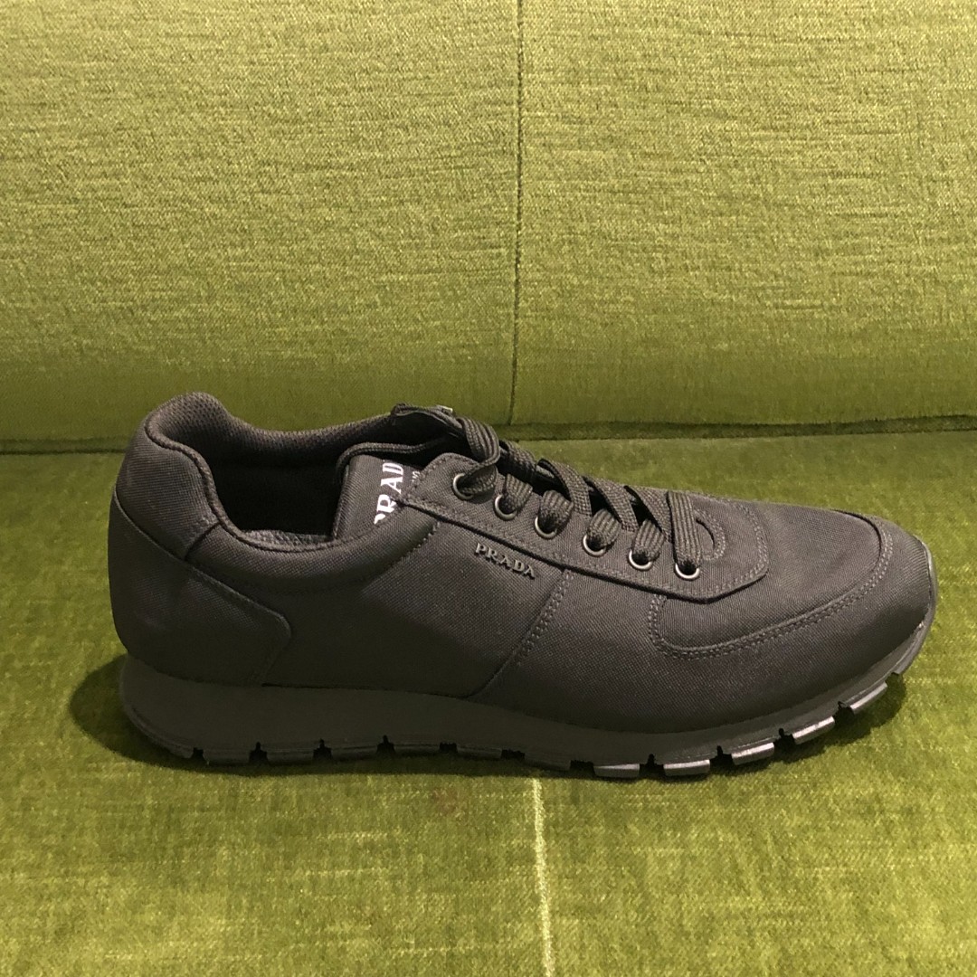 全新未使用 Prada/普拉达 男士再生尼龙休闲款旅游鞋