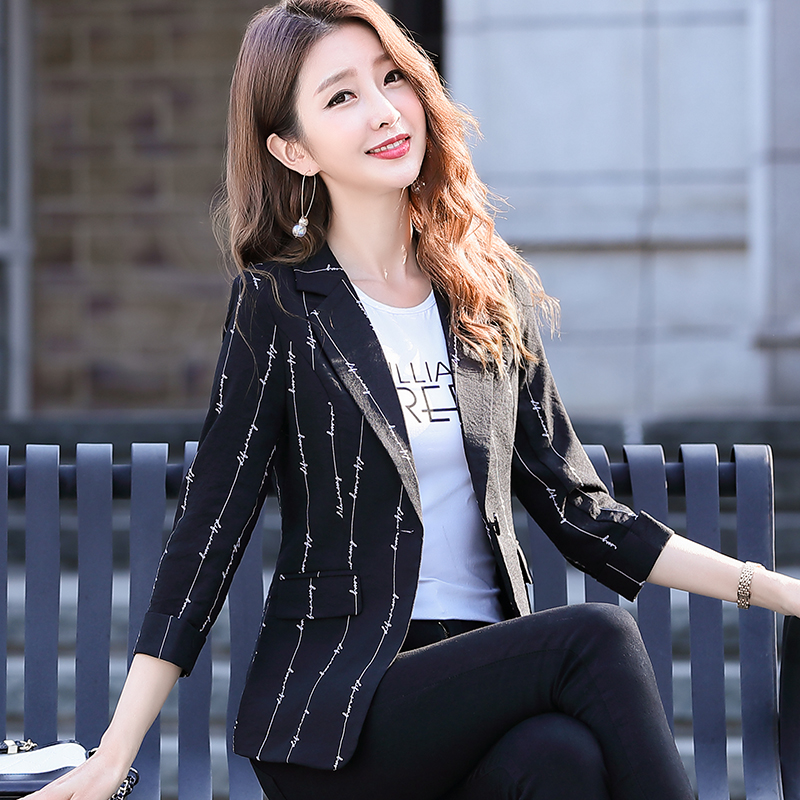 条纹小西装外套女早秋新款设计感小众七分袖西服女士时尚洋气上衣