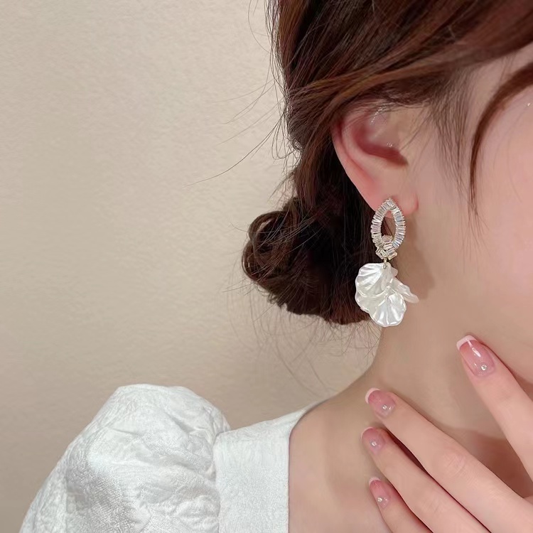 铜合金合成锆石耳饰 甜美气质轻奢法式优雅【纯真花语】耳环129