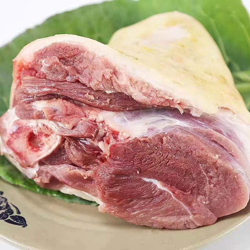3斤猪蹄膀1个，小蹄膀每个重3斤