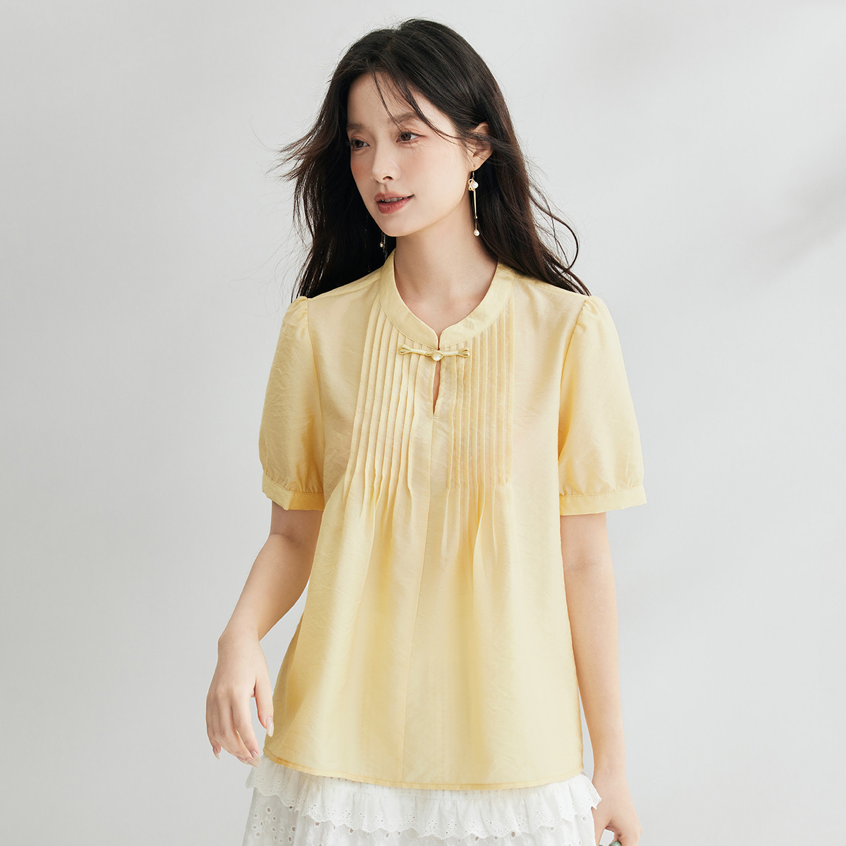 茵曼2025夏季女衬衫衬衣短袖休闲风通勤时尚套头纯色新中式衬衫