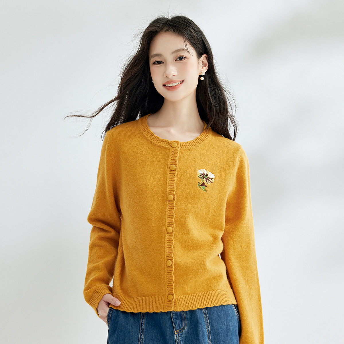 【欧若风新品】茵曼秋季纯色别致绣花针织开衫文艺休闲舒适毛衣上衣