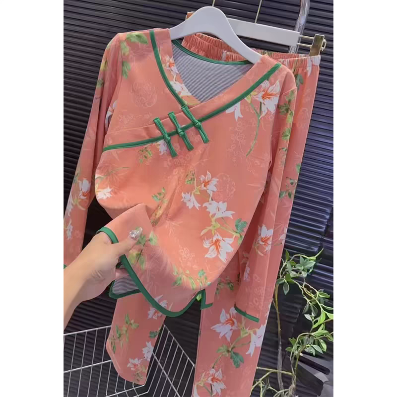 2024水仙花丝绒复古盘扣气质款睡衣