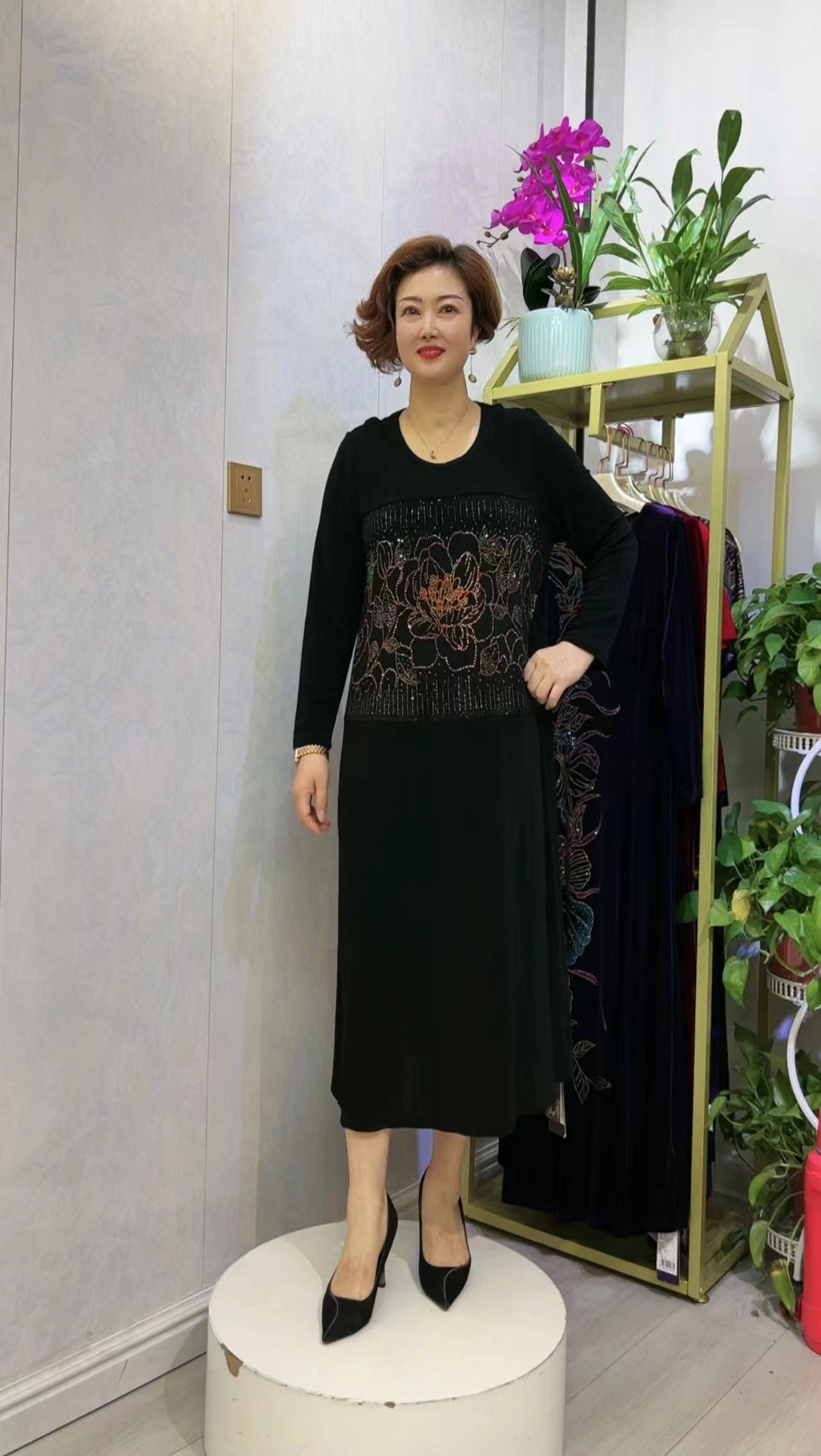 高端经典钉珠连衣裙30965