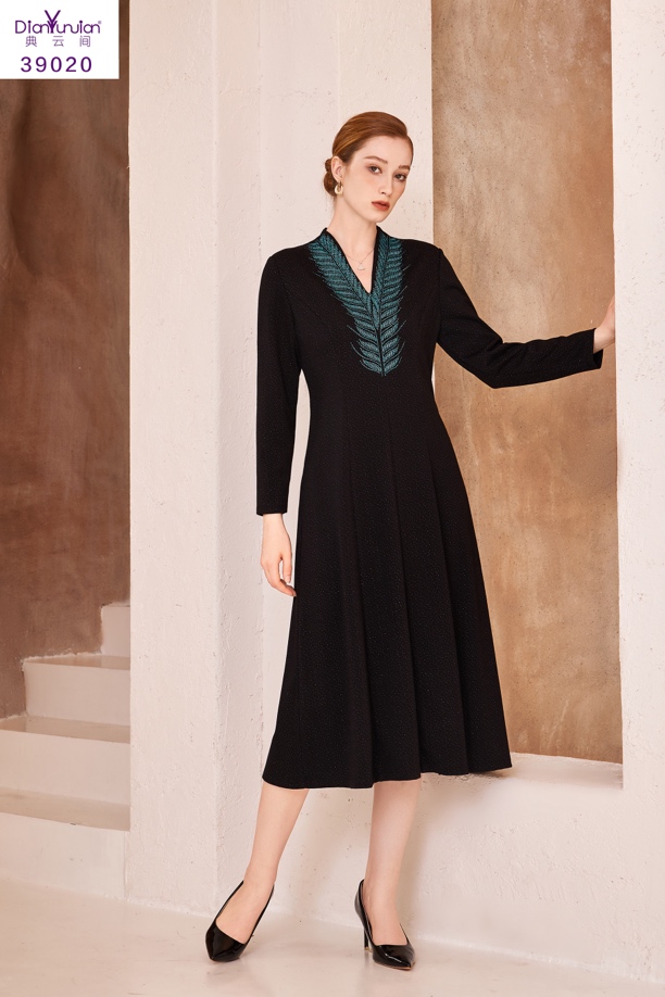 2024年高端订珠连衣裙39020