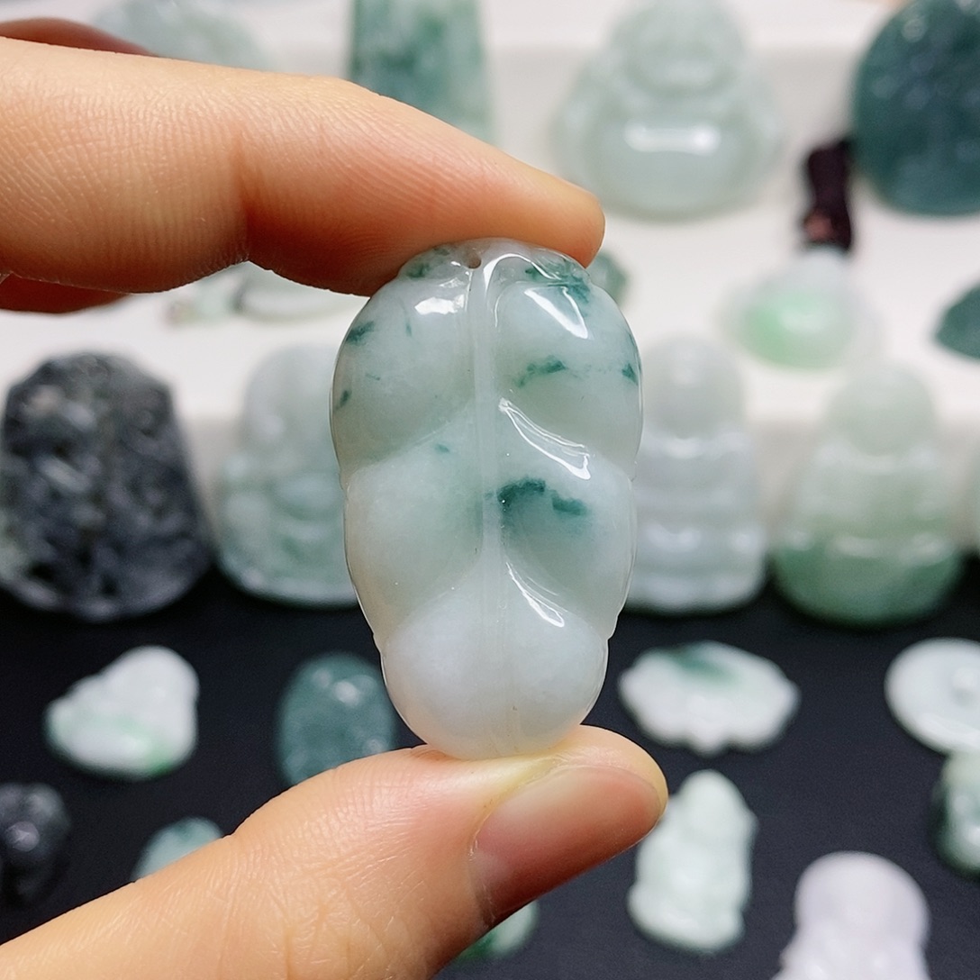 翡翠颈饰未镶嵌吊坠