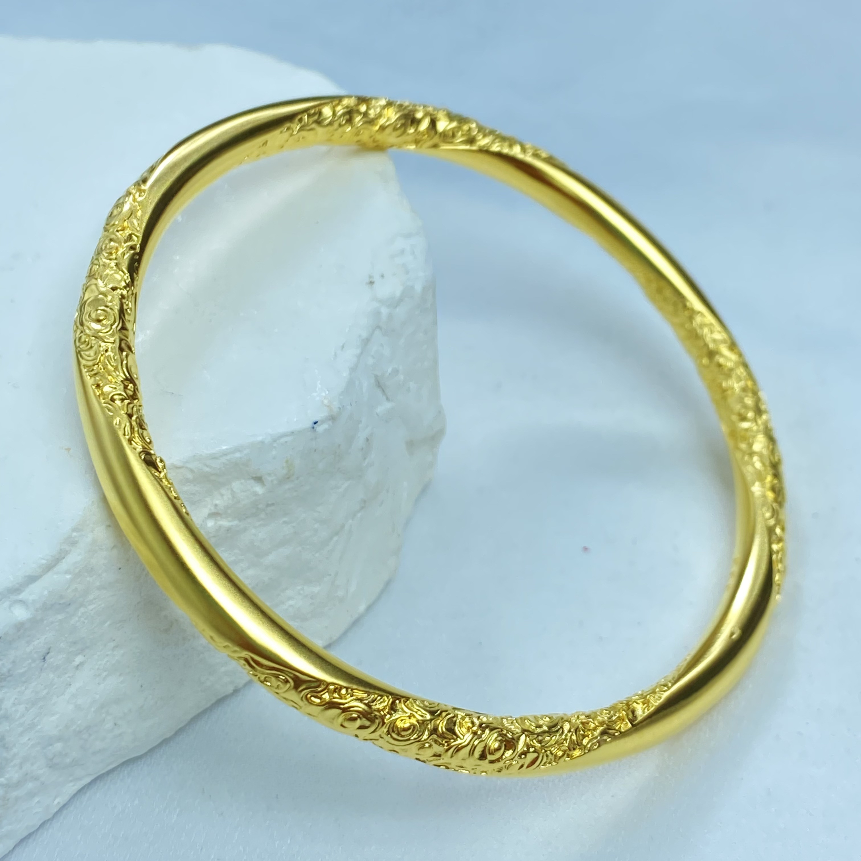 手镯 R黄色卷草祥云纹手镯多样性发货17780