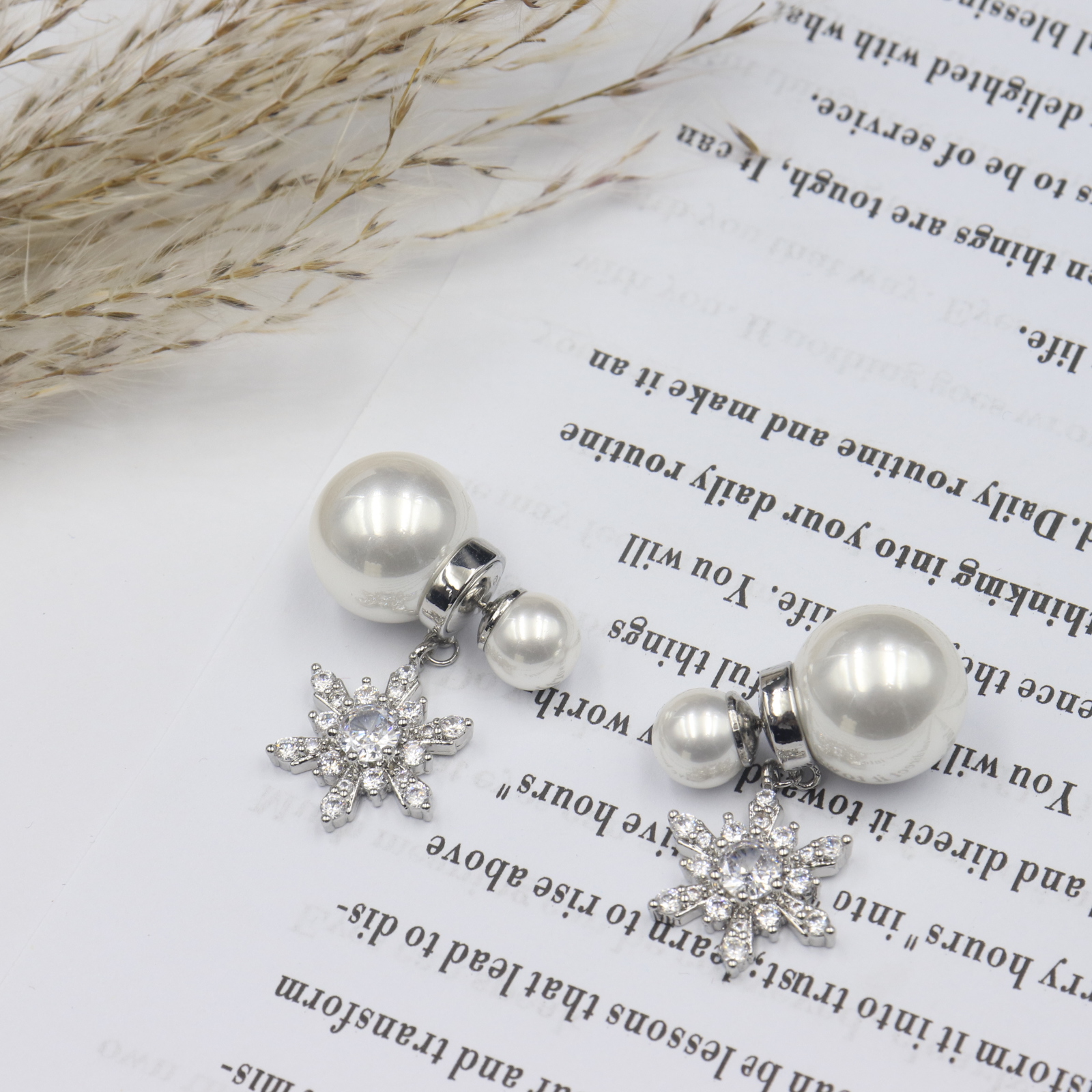 铜合金合成锆石耳饰 锆石雪花珍珠秋冬季适合冬天 靓丽尽显光泽11