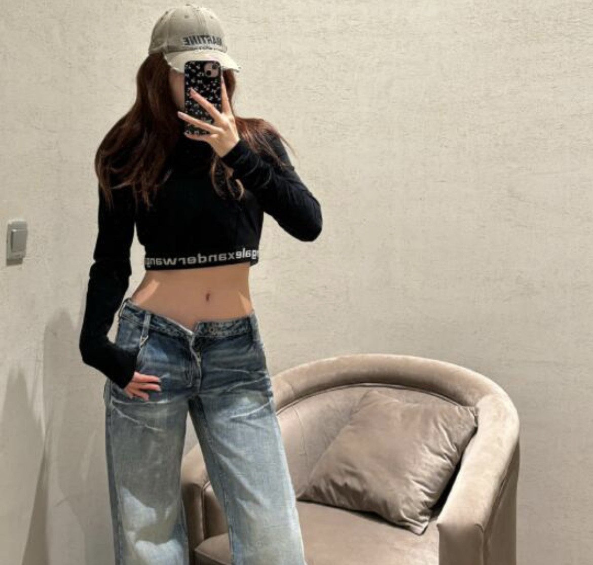 99新 Alexander McQueen/亚历山大·麦昆 黑色字母高腰长袖 xs码 