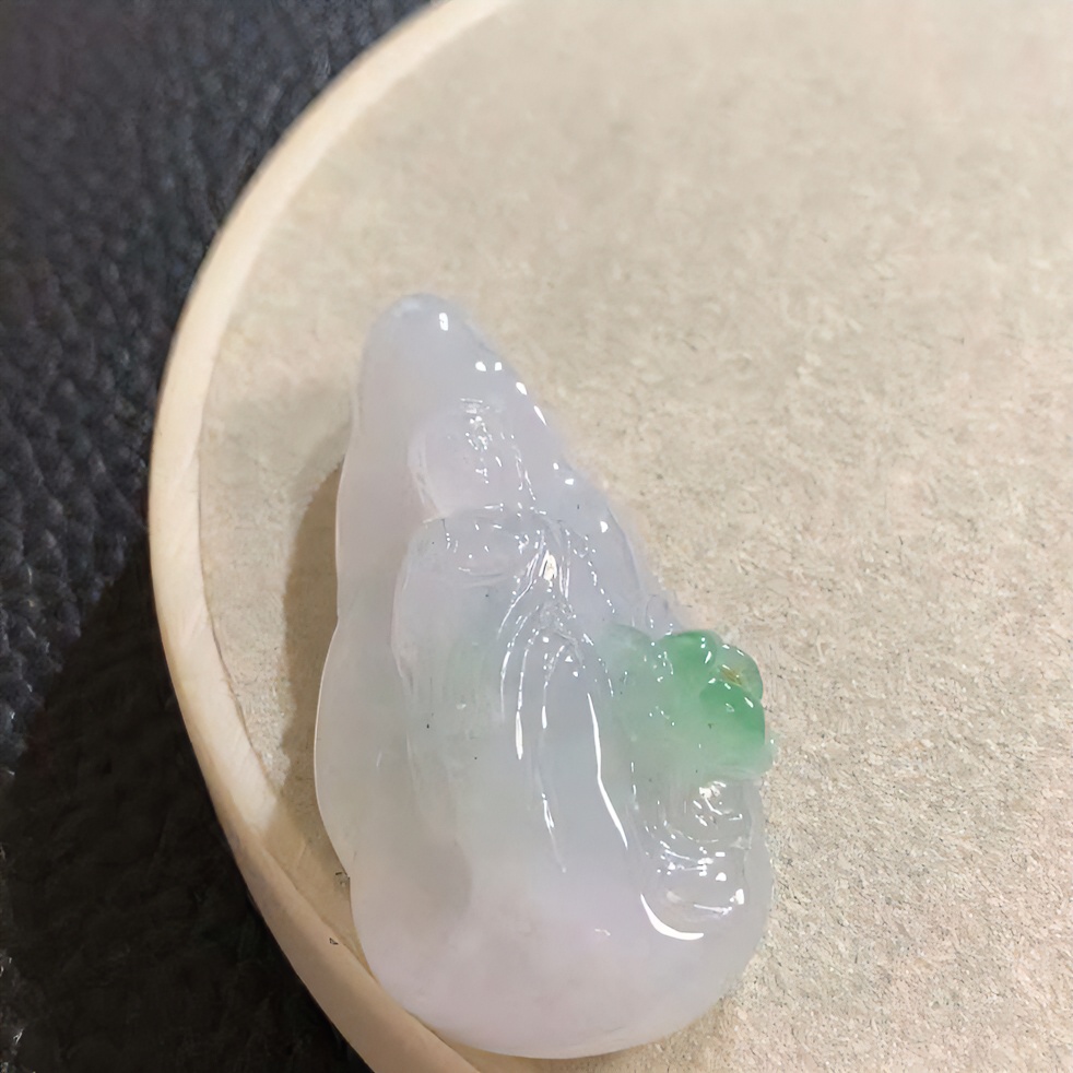缅甸天然翡翠a货 双彩紫带绿大日如来精雕
