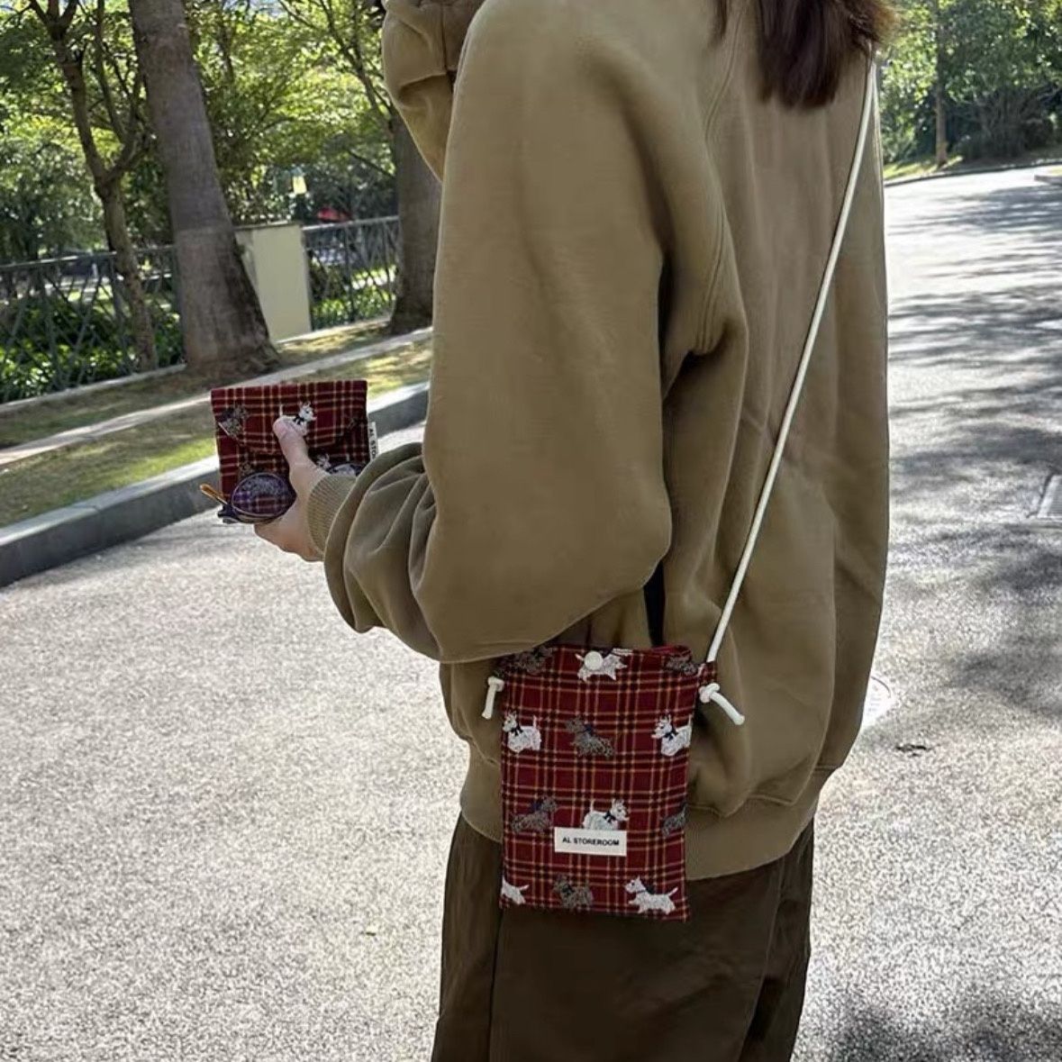 J3ins小手机包格纹小马斜挎包复古小众大容量收纳包化妆包可爱小