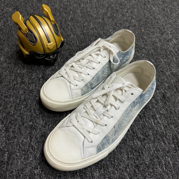 95新 LouisVuitton/路易威登 /42码/牛仔老花满印板鞋/GM000081