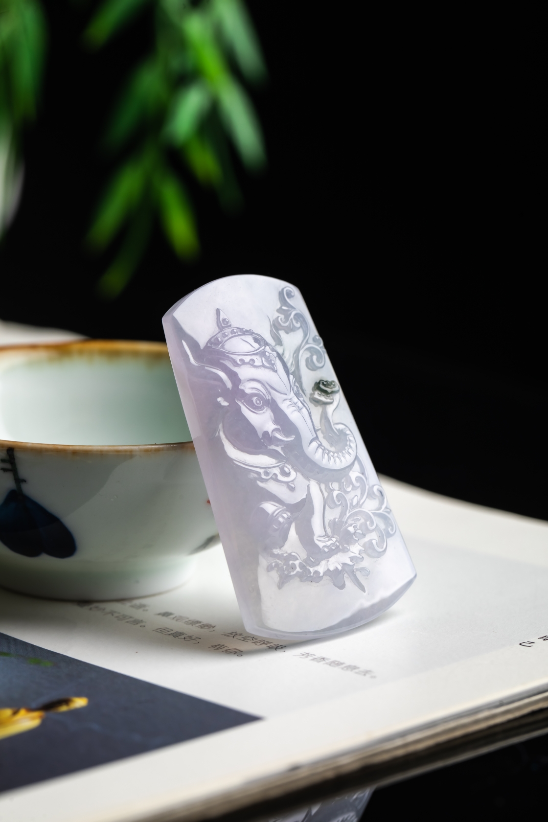 收藏级-冰紫翡翠-俏色吉象如意（尺寸：54-32-6.6）
