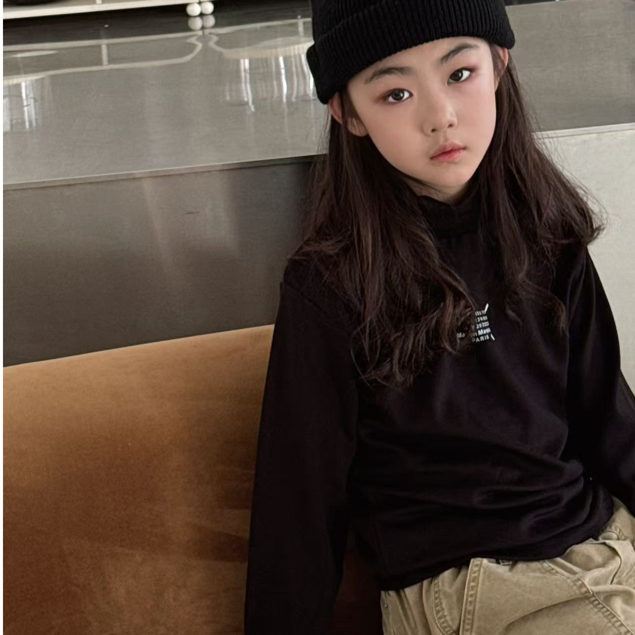 8251前面字母德绒打底衫