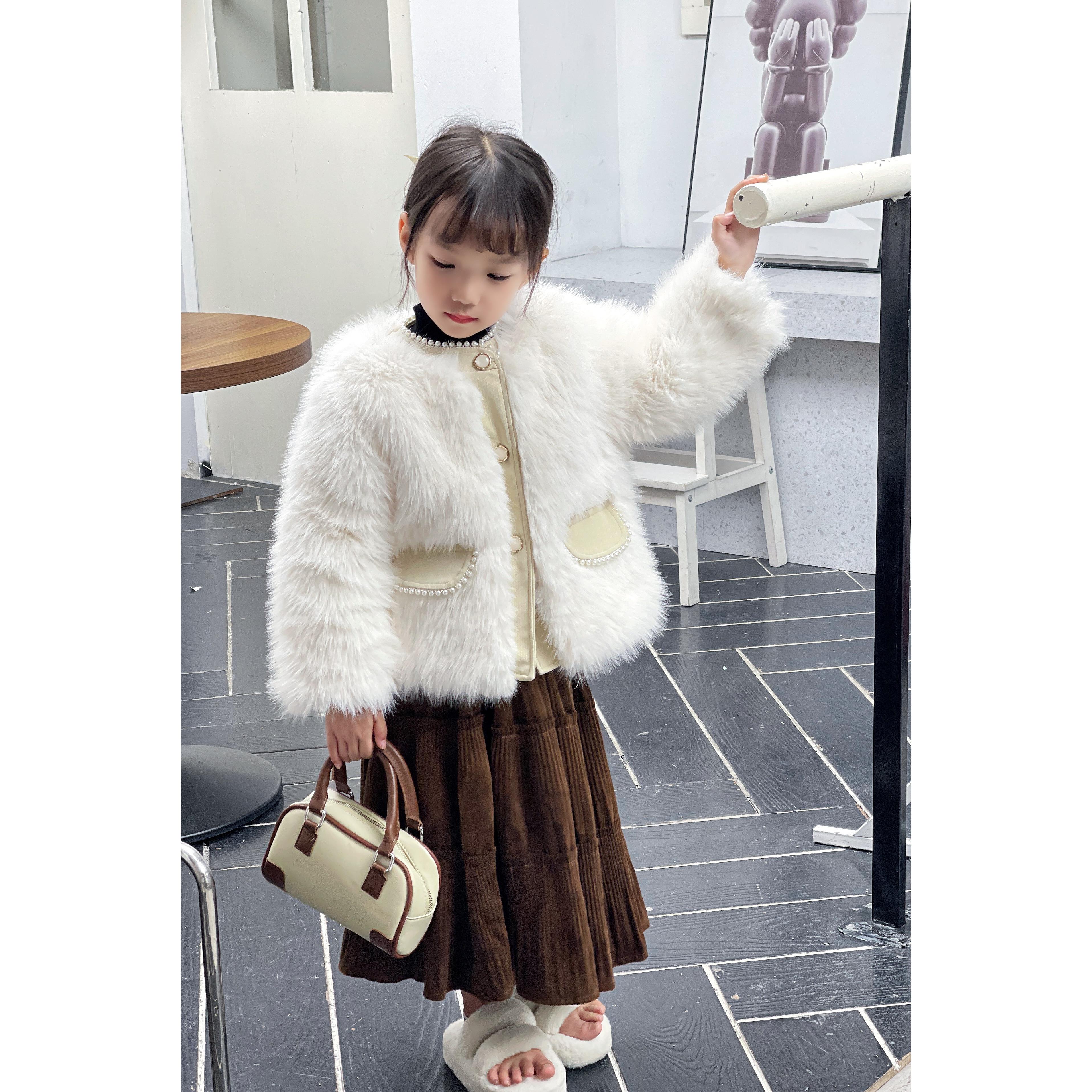 020女童冬季拼皮新款草草毛毛衣中高端洋气时尚外套